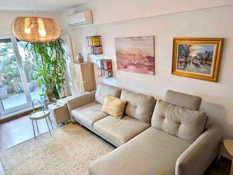 Apartament cu 3 camere semidecomandat, mobilat în Floreasca