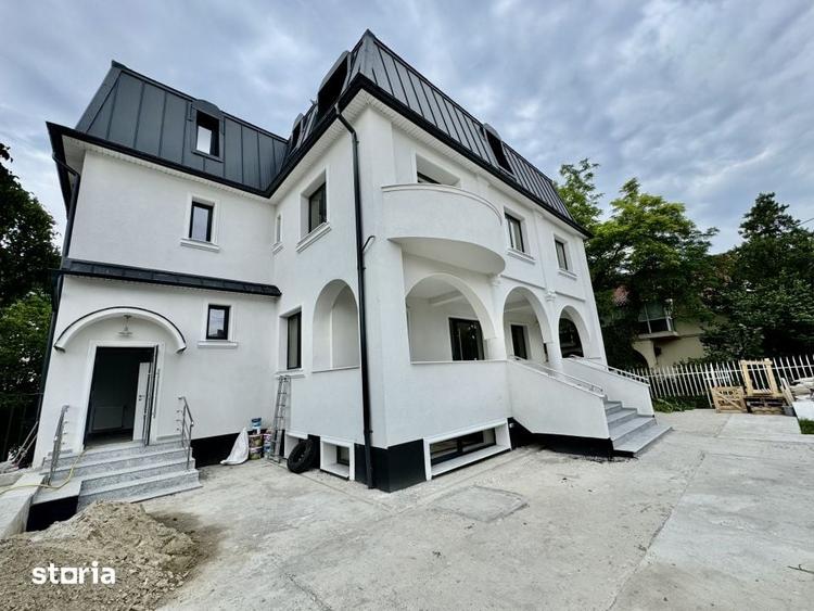 Vanzare Vila Unicat in Copou- 1000 mp utili + 2300 teren, 15 parcari. - 1