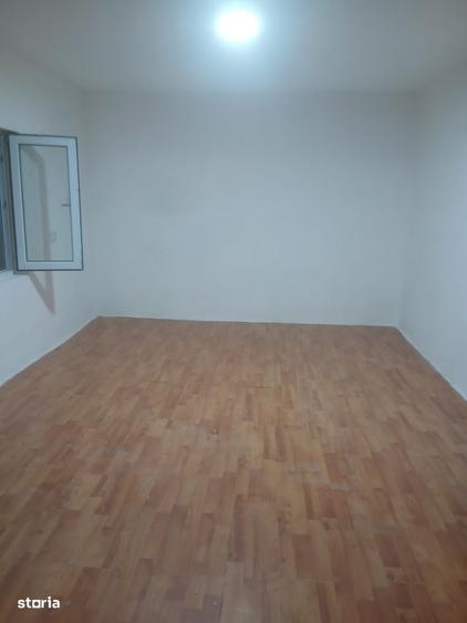 Casă cu 4 camere în Mihai Bravu
