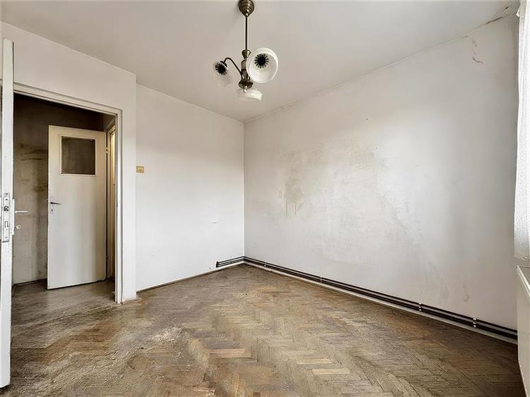 Apartament cu 2 camere in zona Florilor de renovat - 4