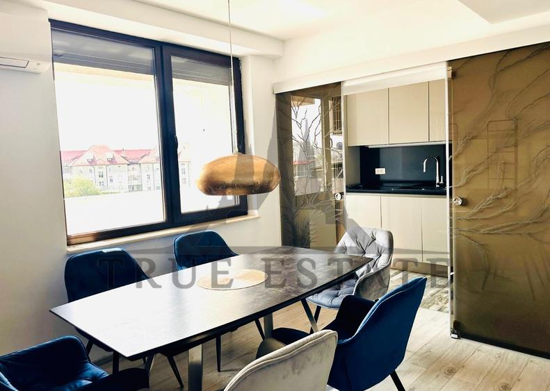 Penthouse cu 3 camere decomandat, mobilat în Matei Voievod