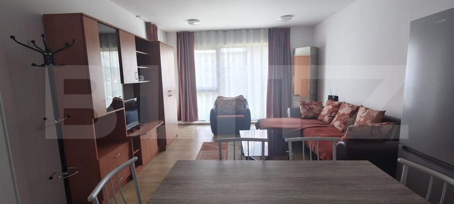 Apartament cu 2 camere semidecomandat, mobilat în Calea Moldovei