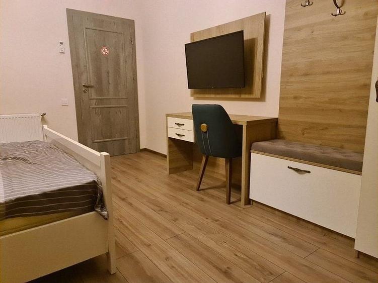 Casă individuală cu 7 camere cu Canalizare în Micro 40