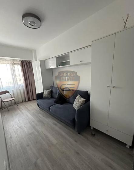 Apartament cu 4 camere decomandat, mobilat în Casa de Cultură