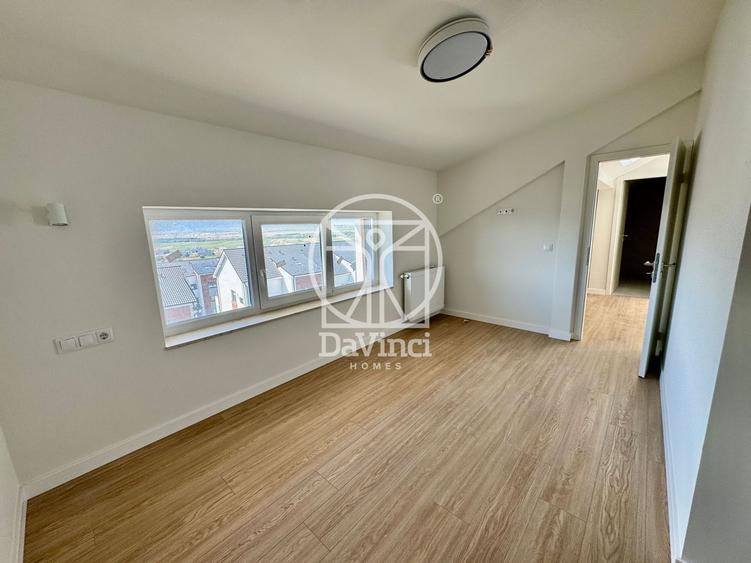 Apartament cu 4 camere semidecomandat în Exterior Vest