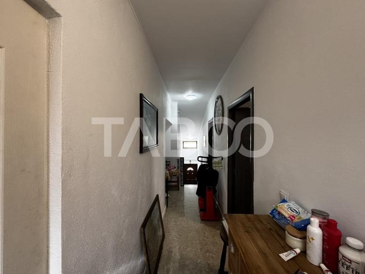 Casă individuală cu 4 camere cu Canalizare în Trei Stejari