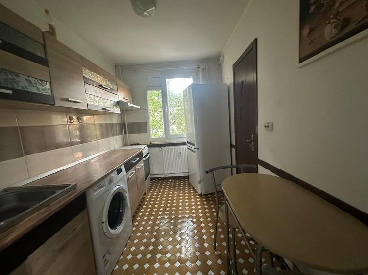 Apartament cu 3 camere semidecomandat în Nicolae Grigorescu