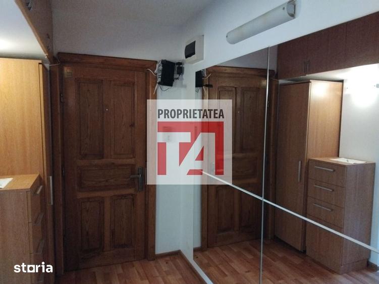 Apartament cu 2 camere semidecomandat în Republicii