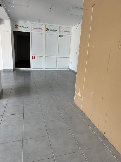 Spațiu comercial, de 72 mp, în Dallas