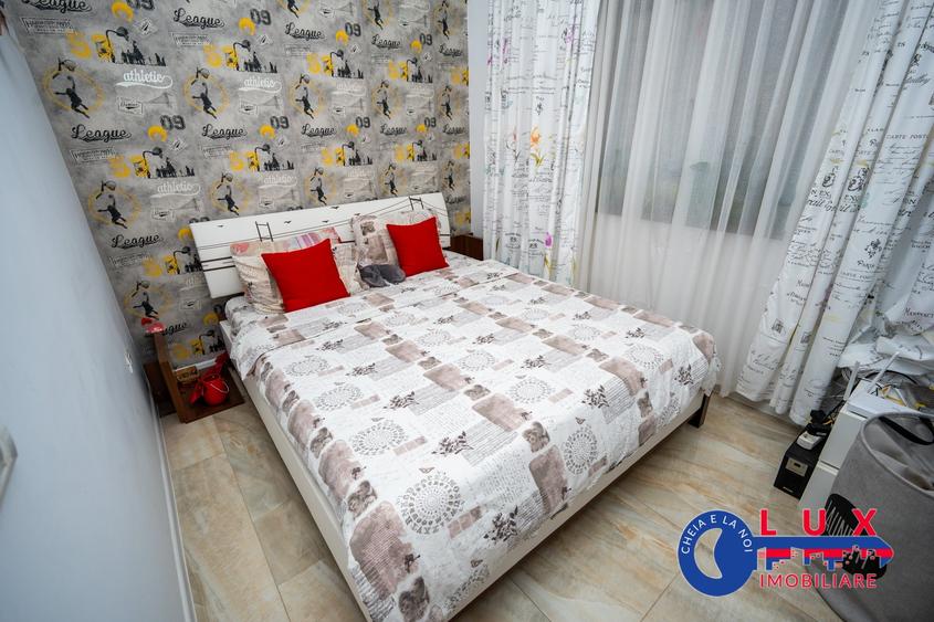 Casă individuală cu 5 camere cu Garaj în Mineri