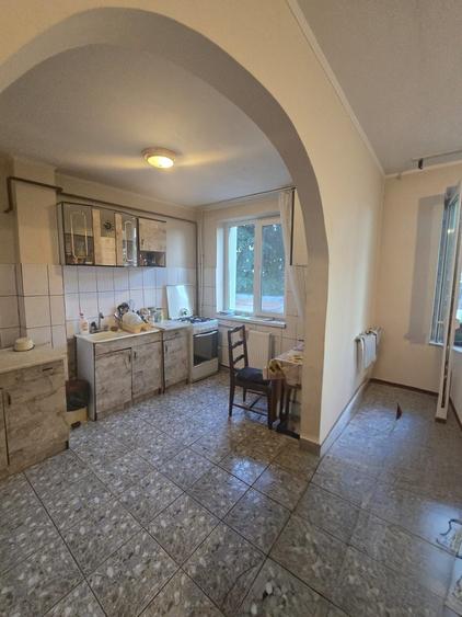 Apartament cu 2 camere decomandat în 1 Mai