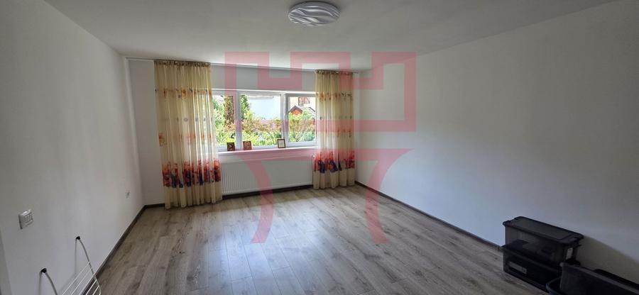 Casă individuală cu 5 camere cu Canalizare în Central