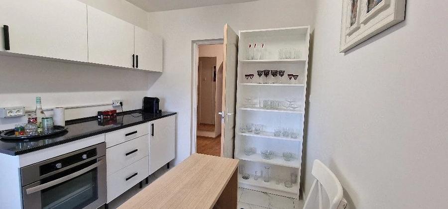 Apartament cu 3 camere decomandat în Steaua