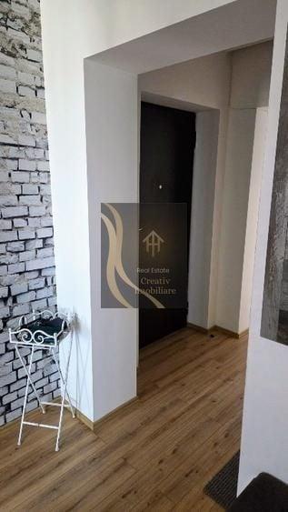 Apartament cu 4 camere decomandat în Tineretului