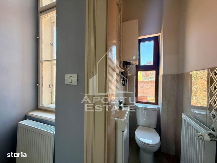 Apartament cu 4 camere în Ciupercenii Noi