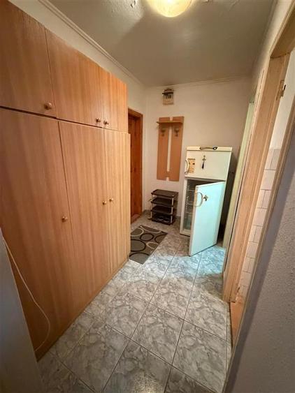 Garsonieră decomandată în Sud