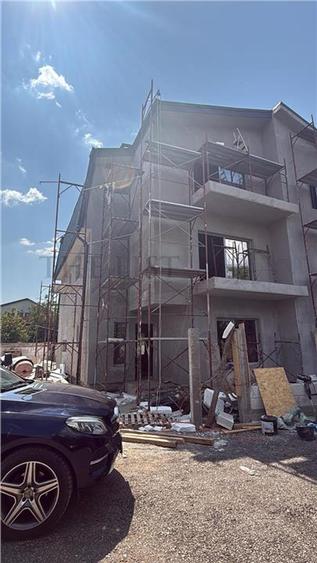 Casă cu 5 camere cu Teren 210 Mp în Exterior Nord