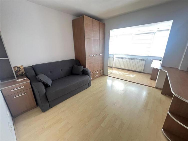 Apartament 3 camere 2 balcoane etaj 1 - zona Centrala - 12