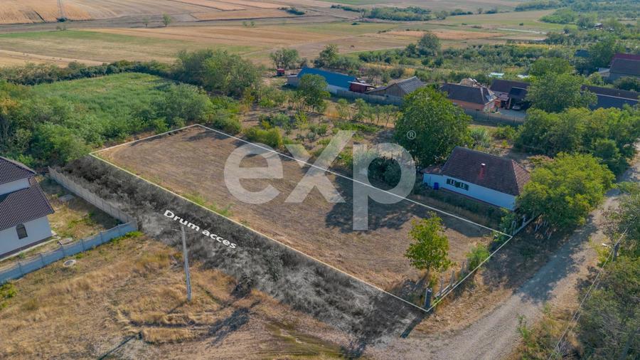 Teren Construcții intravilan de 1363 mp, în Chișirid