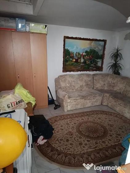 Apartament cu 4 camere decomandat în Sud