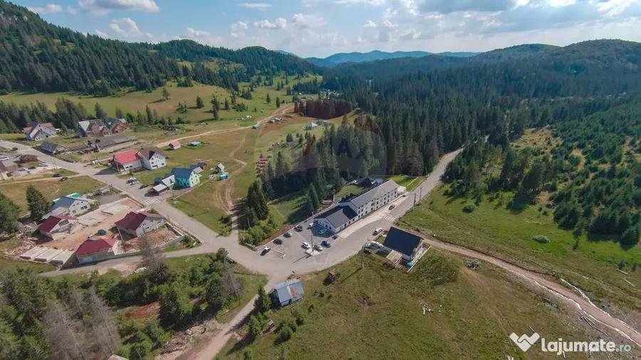 Teren de 600 mp, în Pietroasa