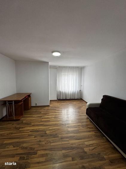 Apartament cu 2 camere decomandat în Uiești