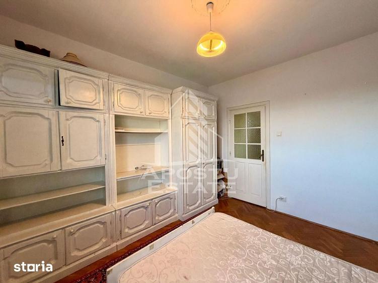 Apartament cu 4 camere, mobilat în Bogdăneștilor