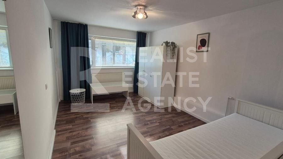 Duplex cu 5 camere cu Canalizare în Central