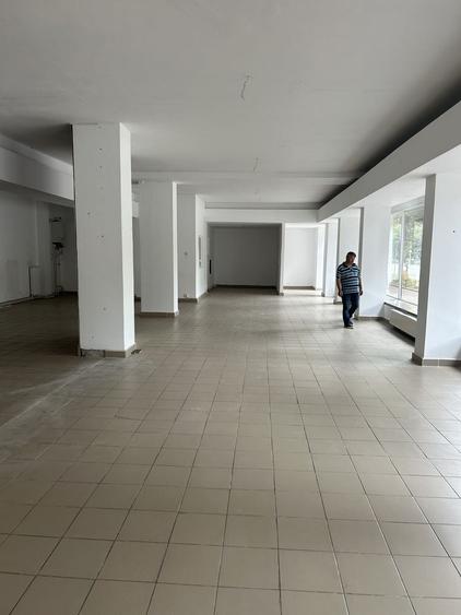 Spațiu comercial, de 256 mp, în Central