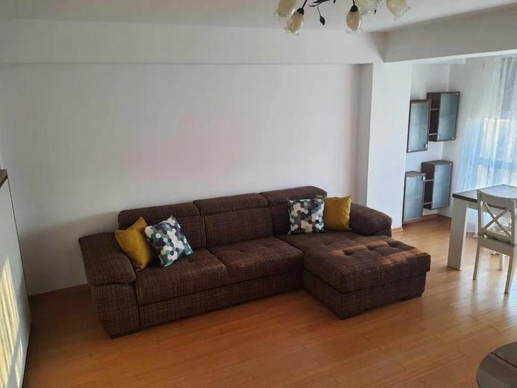 Apartament cu 3 camere decomandat, mobilat în Tătărași