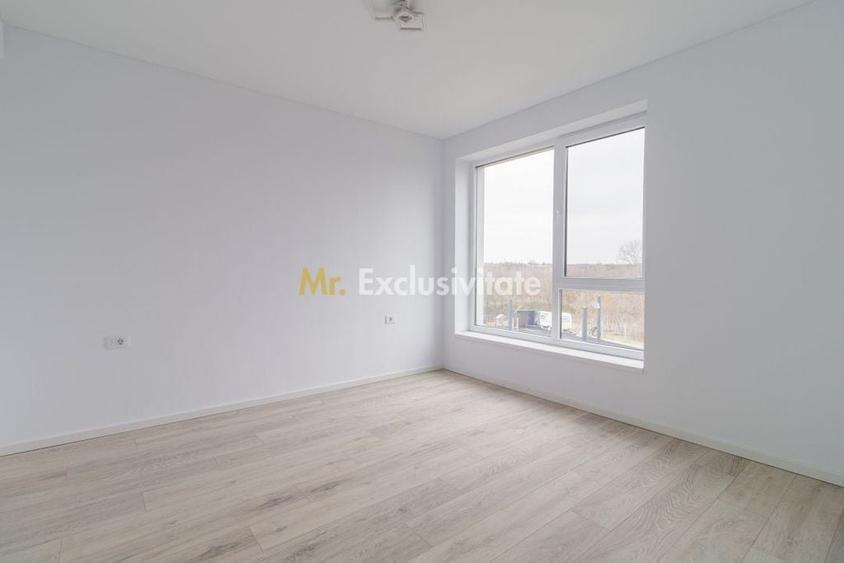 Apartament cu 5 camere semidecomandat în 1 Decembrie