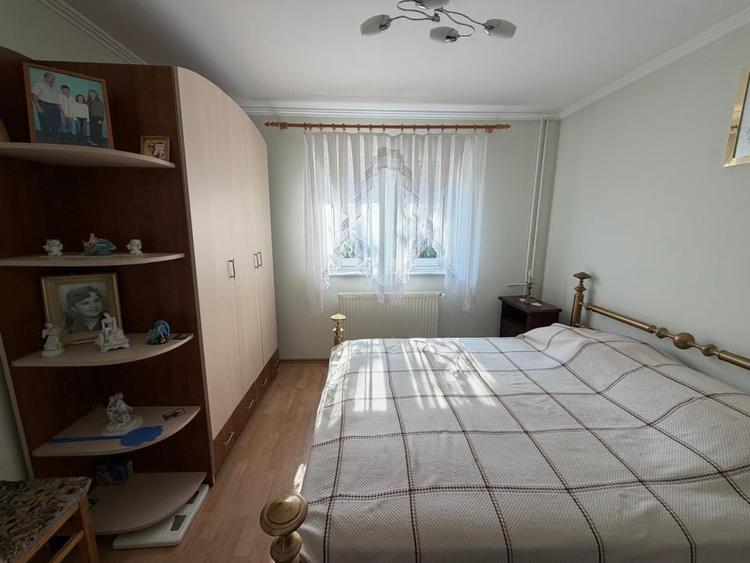 Apartament 4 camere. etj 2,  Radauti - 5