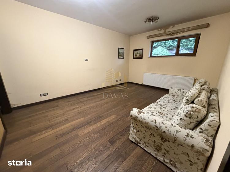 Casă cu 5 camere cu Teren 500 Mp în Gruia