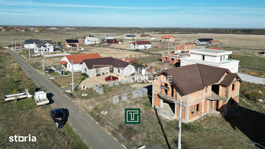 Casă cu 5 camere cu Teren 500 Mp în Frumușeni