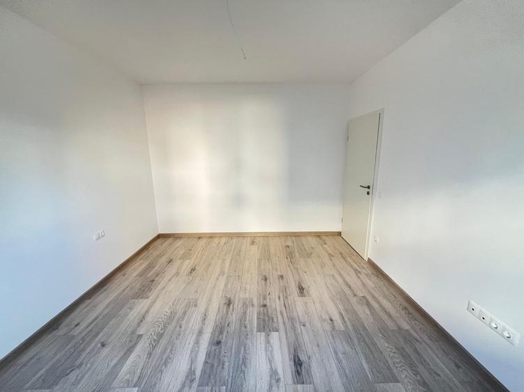 Apartament cu 3 camere decomandat în Sânpetru