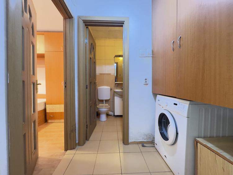 Apartament cu 2 camere semidecomandat, mobilat în Milcov