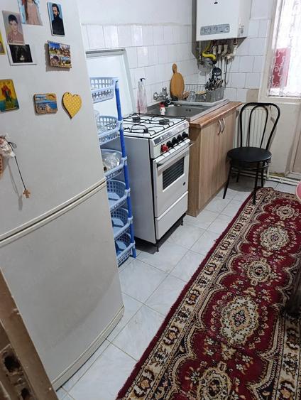 Apartament cu 3 camere decomandat în Precista