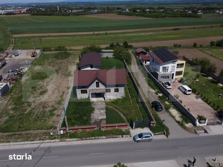 Casă cu 5 camere cu Teren 1204 Mp în Comișani