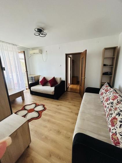 Apartament cu 2 camere semidecomandat în Craiovei