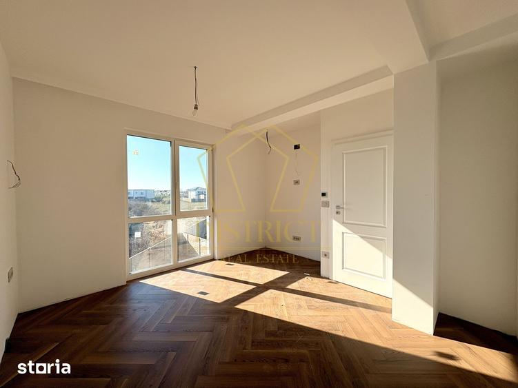 Casă cu 5 camere cu Teren 420 Mp în Blașcovici