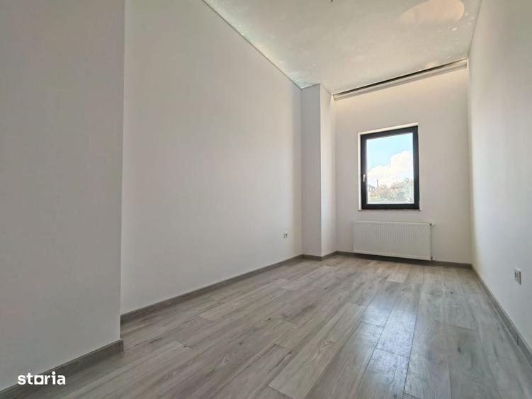 Apartament cu 3 camere decomandat în Energia