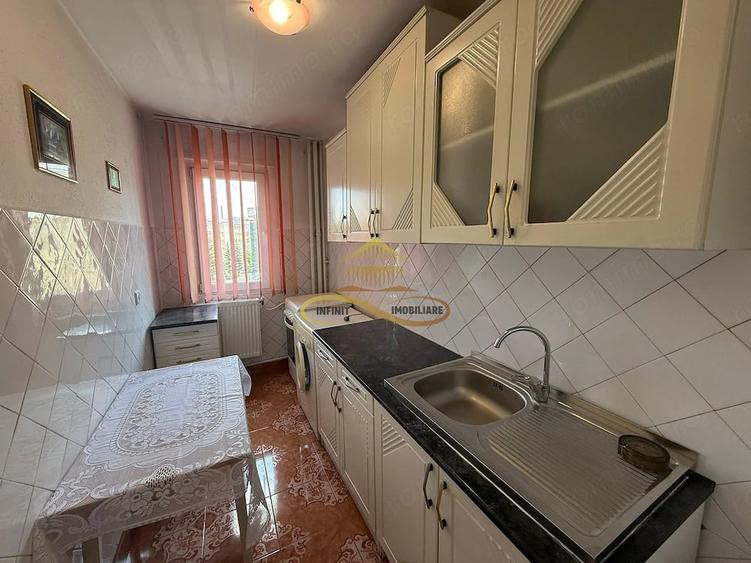 Apartament 3 camere de vanzare in Bacau - 1