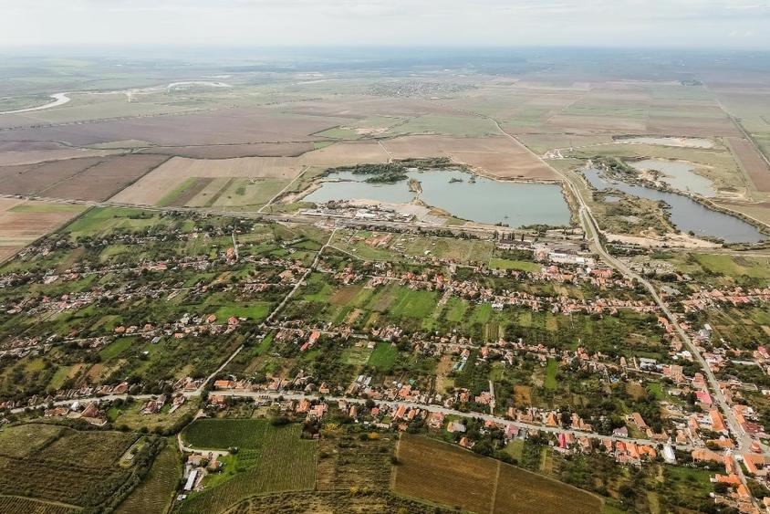 Proprietate specială, de 1,000 mp, în Ghioroc