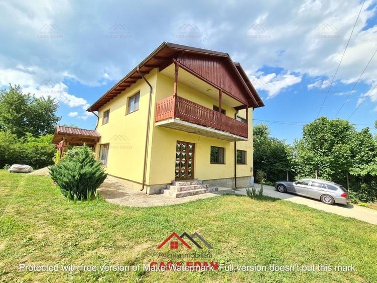 Casă cu 10 camere cu Teren 1676 Mp în Central
