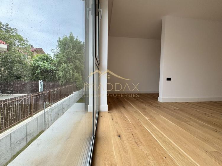 Duplex cu 6 camere cu Canalizare în Iancu Nicolae