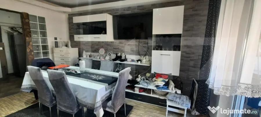 Apartament cu 3 camere decomandat, mobilat în Micro 15