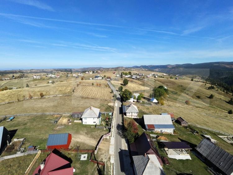 Teren Construcții intravilan de 3728 mp, în Măguri