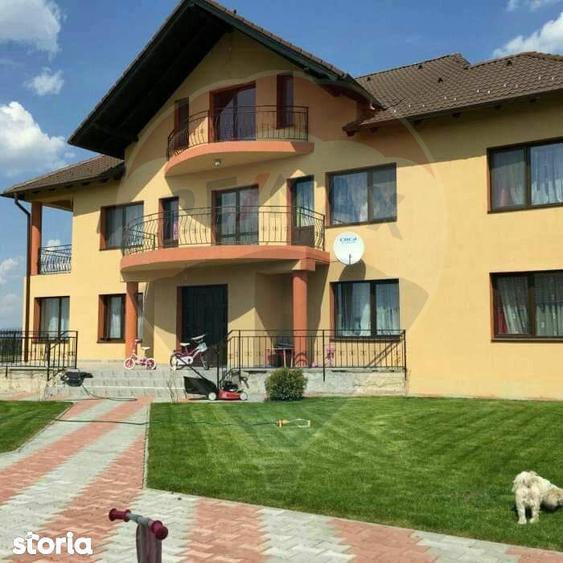 Casă cu 4 camere cu Teren 768 Mp în Sânpetru