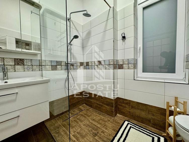 Apartament cu 4 camere decomandat, mobilat în Semicentral