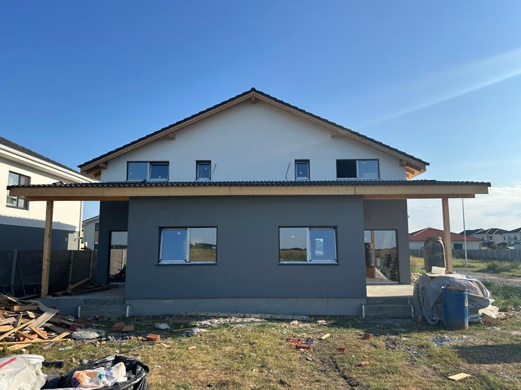 Duplex cu 4 camere cu Teren 252 Mp în Moșnița Veche